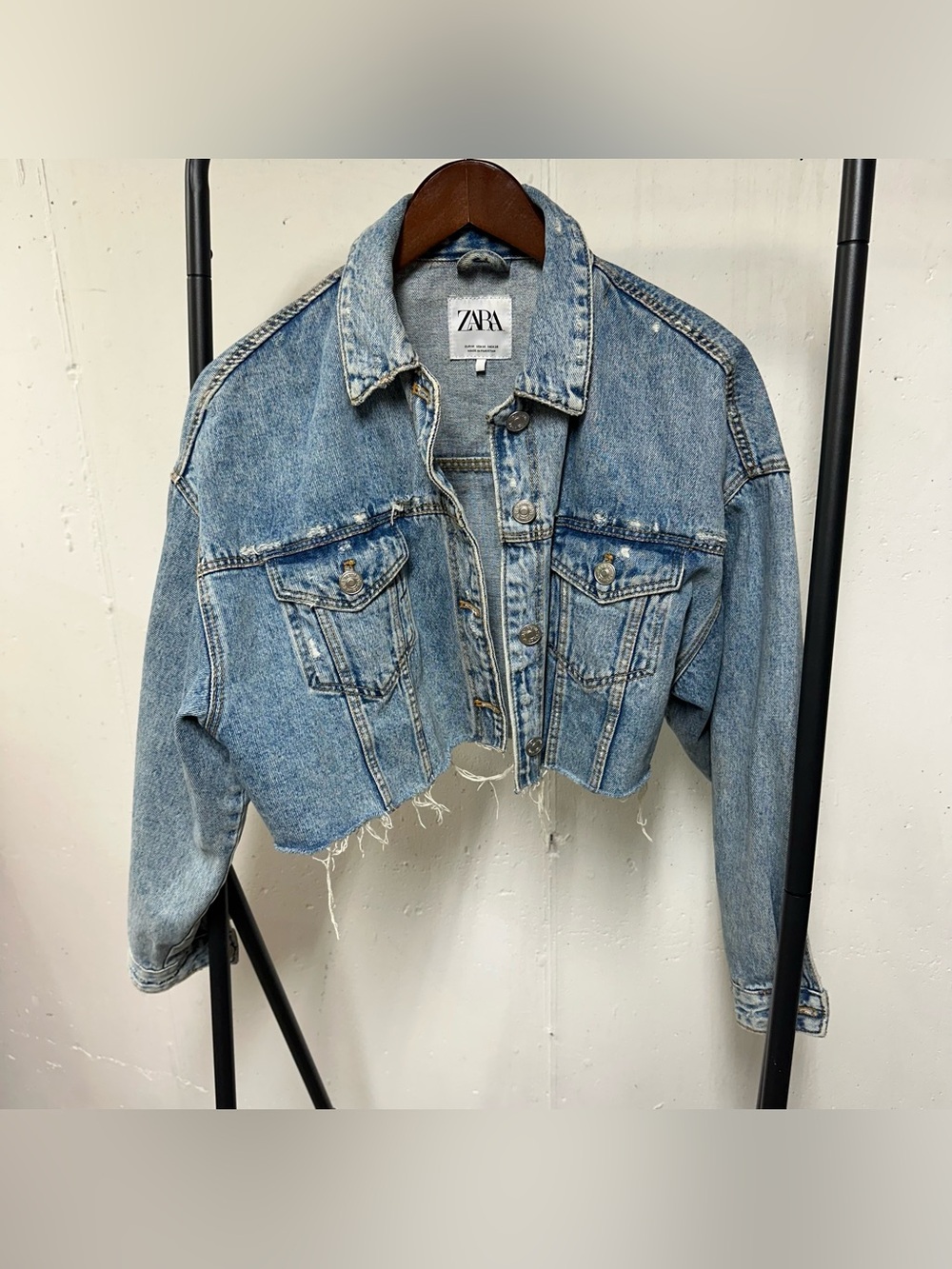 ZARA Light Blue Cropped Distressed Denim Jacket 🛶